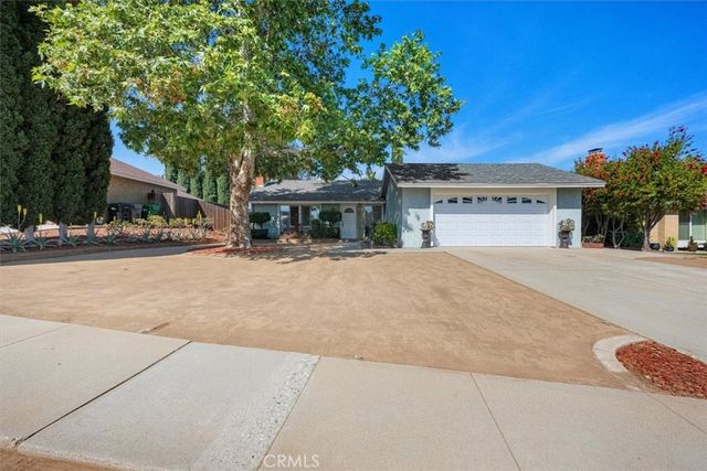 2078 Woodlawn, Corona, CA 92882