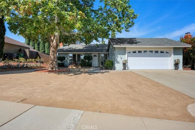 2078 Woodlawn, Corona, CA 92882