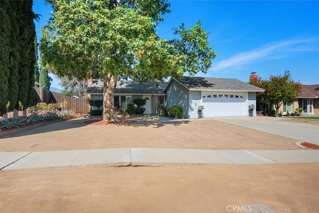 2078 Woodlawn, Corona, CA 92882