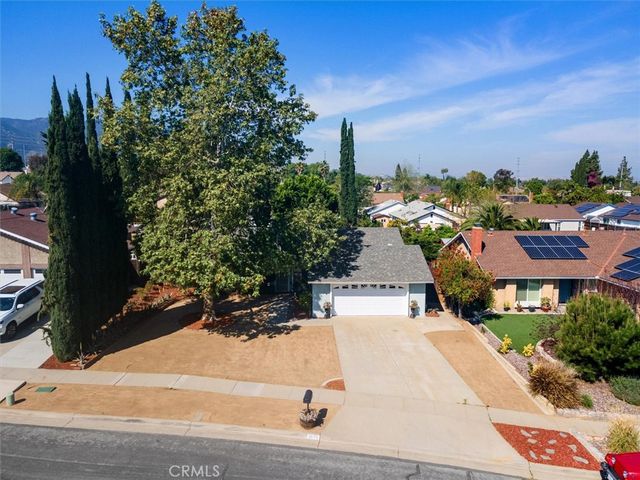 2078 Woodlawn, Corona, CA 92882