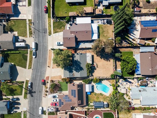 2078 Woodlawn, Corona, CA 92882