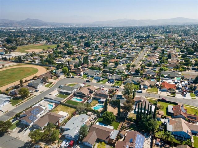 2078 Woodlawn, Corona, CA 92882