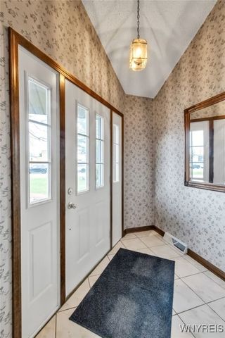 6848 Errick Road, Wheatfield, NY 14120