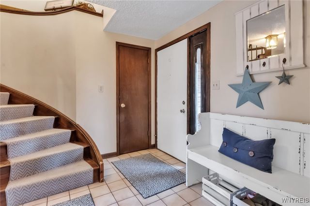 6848 Errick Road, Wheatfield, NY 14120