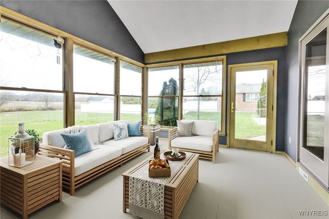 6848 Errick Road, Wheatfield, NY 14120