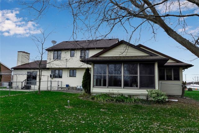 6848 Errick Road, Wheatfield, NY 14120