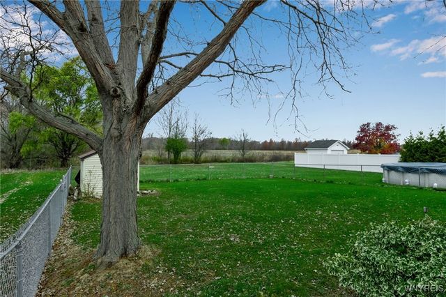 6848 Errick Road, Wheatfield, NY 14120