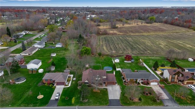 6848 Errick Road, Wheatfield, NY 14120