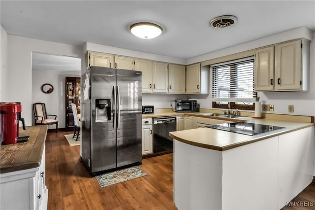 6848 Errick Road, Wheatfield, NY 14120