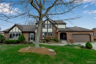 6848 Errick Road, Wheatfield, NY 14120