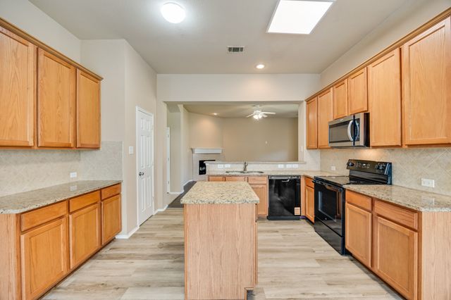 1330 Mercury Lane, Lancaster, TX 75134