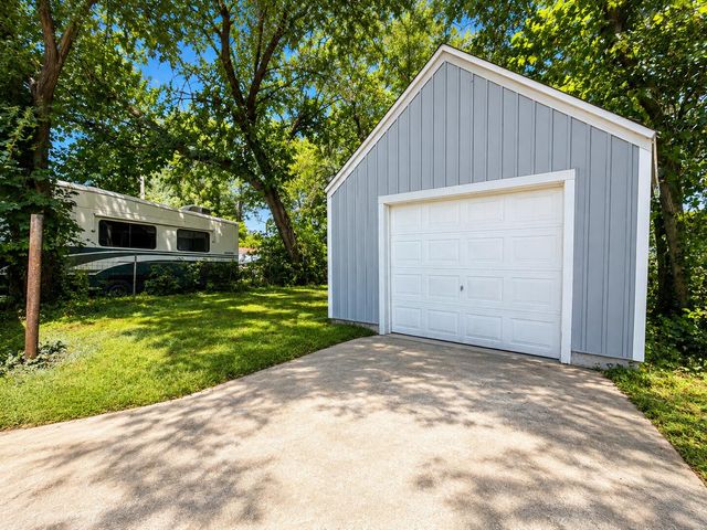 800 N Marion Avenue, Springfield, MO 65802