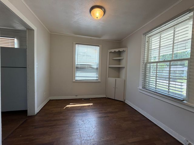 800 N Marion Avenue, Springfield, MO 65802