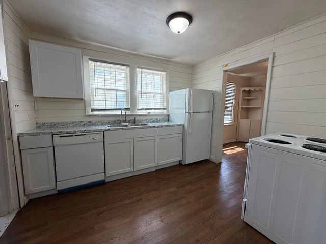 800 N Marion Avenue, Springfield, MO 65802