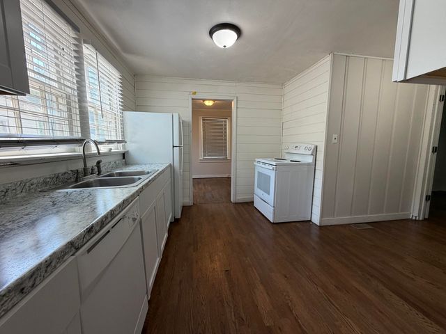 800 N Marion Avenue, Springfield, MO 65802