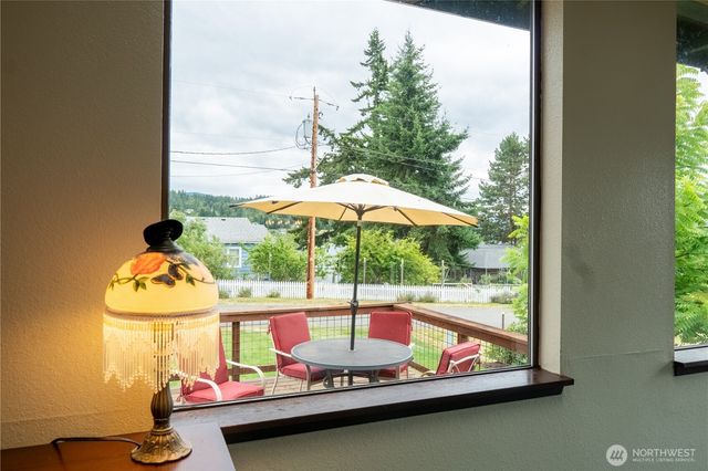 727 Poplar Drive, Bellingham, WA 98226