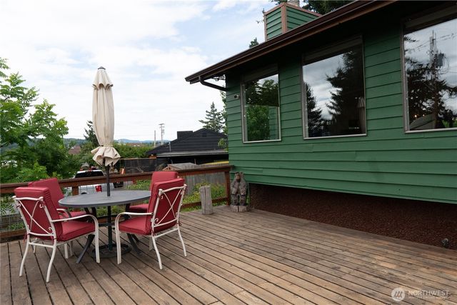 727 Poplar Drive, Bellingham, WA 98226