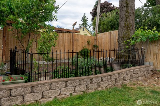 727 Poplar Drive, Bellingham, WA 98226