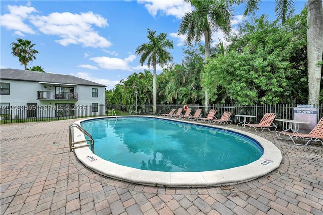 7550 Stirling Rd B306, Davie, FL 33024