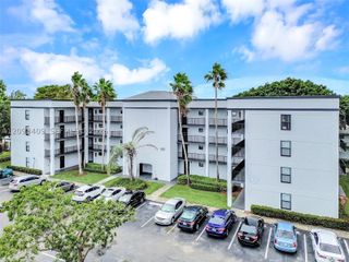 7550 Stirling Rd B306, Davie, FL 33024