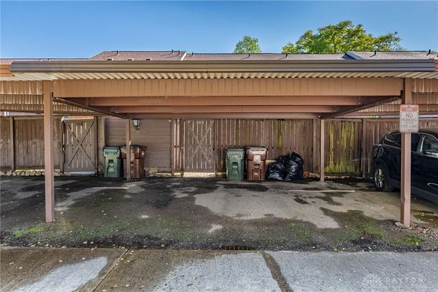 2113 Wellington Court, Fairborn, OH 45324