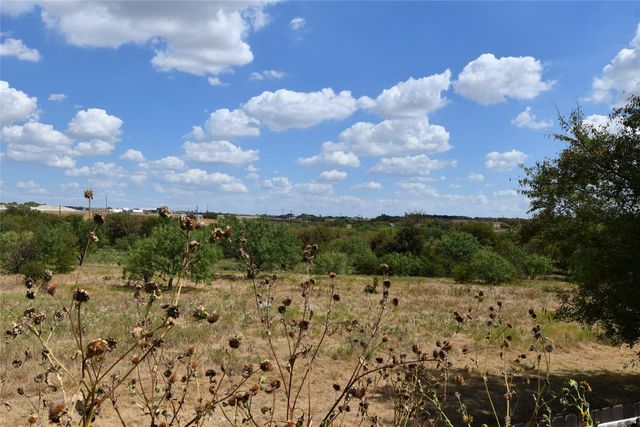 215 Dodge City Trail, Newark, TX 76071