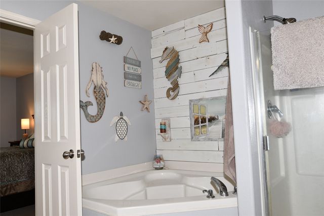 215 Dodge City Trail, Newark, TX 76071