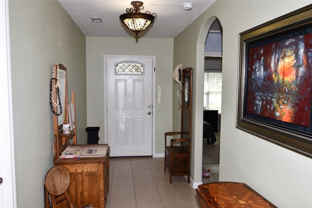 215 Dodge City Trail, Newark, TX 76071