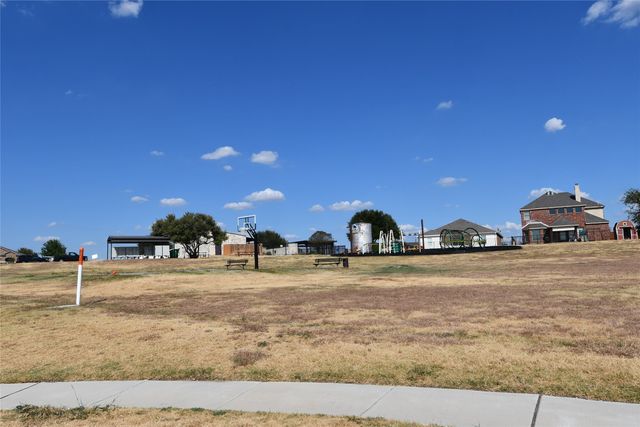 215 Dodge City Trail, Newark, TX 76071