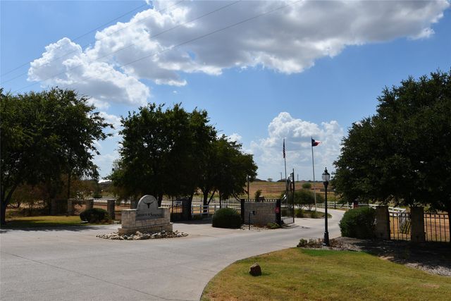 215 Dodge City Trail, Newark, TX 76071