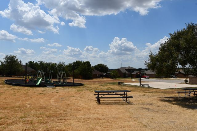 215 Dodge City Trail, Newark, TX 76071