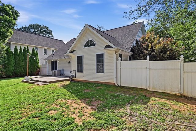 101 Grand Oak Circle, Pendleton, SC 29670