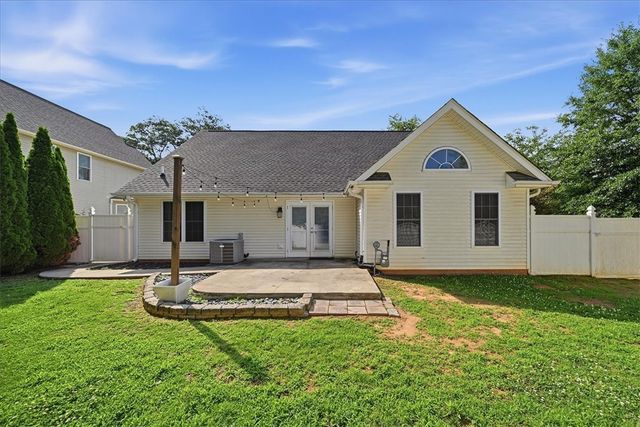 101 Grand Oak Circle, Pendleton, SC 29670