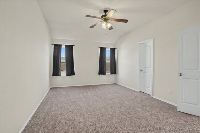 4039 W 105th Street S, Jenks, OK 74037