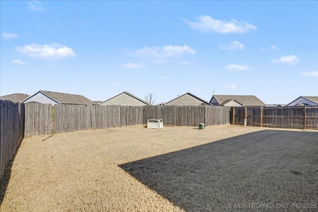 4039 W 105th Street S, Jenks, OK 74037