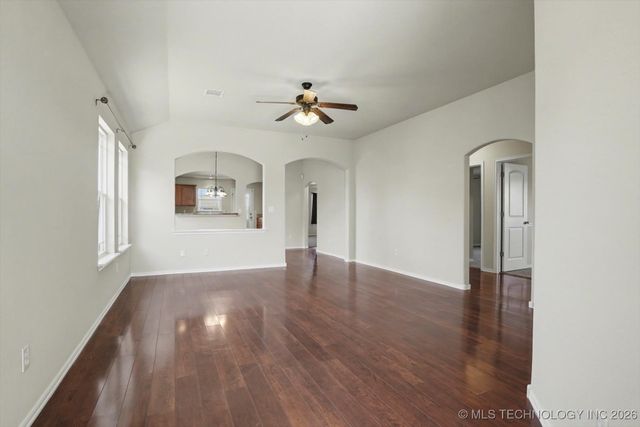 4039 W 105th Street S, Jenks, OK 74037