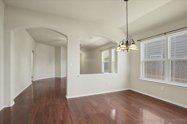 4039 W 105th Street S, Jenks, OK 74037