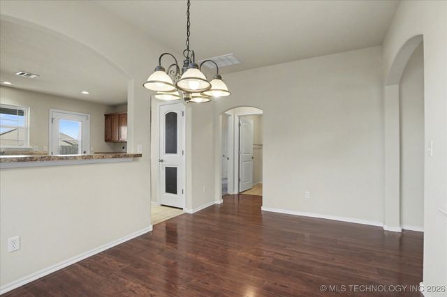 4039 W 105th Street S, Jenks, OK 74037