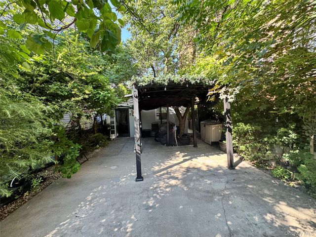 749 E 224th Street, Bronx, NY 10466