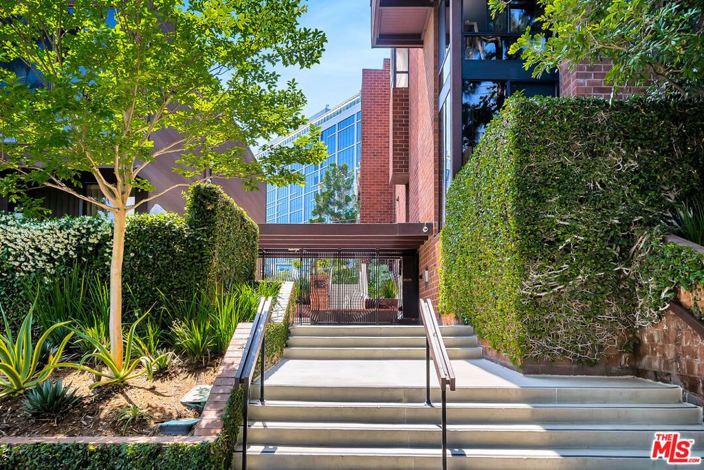 1033 Carol Drive 305, West Hollywood, CA 90069 — photo 2