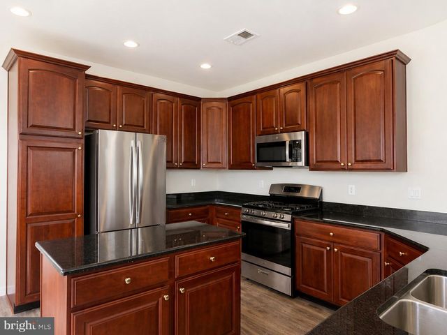 2048 MILLER AVE, Millville, NJ 08332