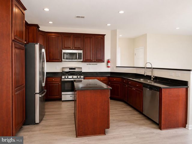2048 MILLER AVE, Millville, NJ 08332