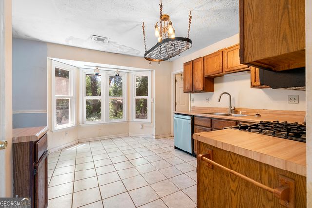 1359 Summit Lane NW, Acworth, GA 30102