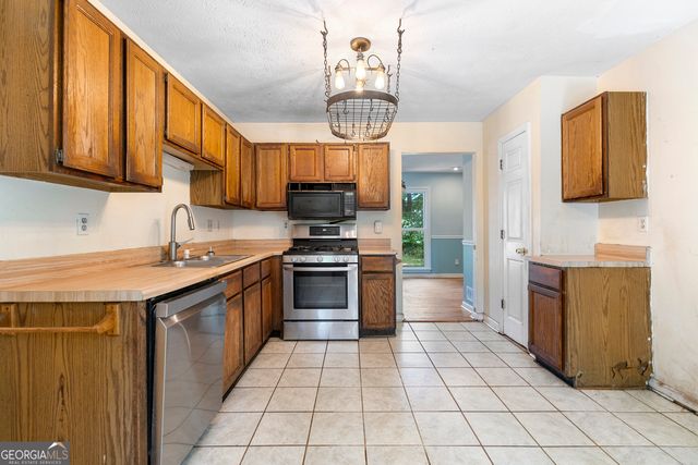 1359 Summit Lane NW, Acworth, GA 30102