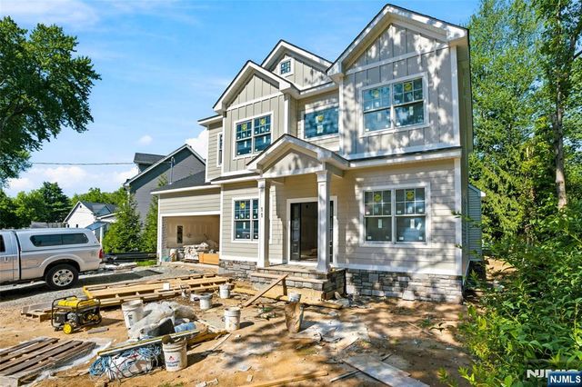 11 Maplewood Drive, Livingston, NJ 07039