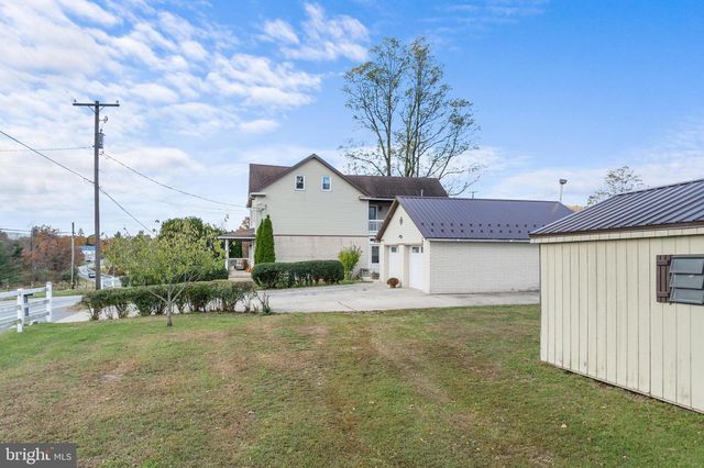 1772 MAHONING DR W, Lehighton, PA 18235