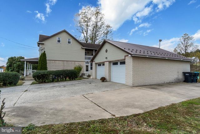 1772 MAHONING DR W, Lehighton, PA 18235