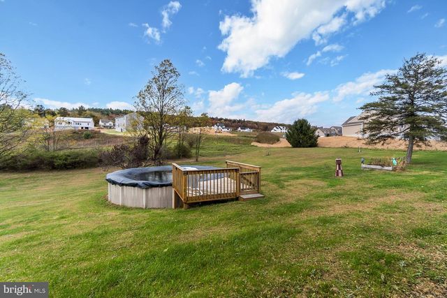 1772 MAHONING DR W, Lehighton, PA 18235