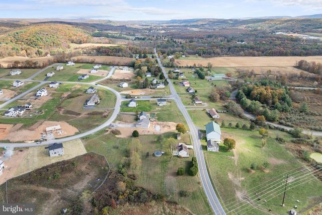 1772 MAHONING DR W, Lehighton, PA 18235