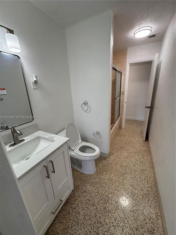 11959 SW 39th Ter, Miami, FL 33175